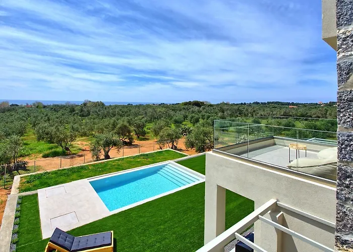 Villa Olivum By Posarellivillas